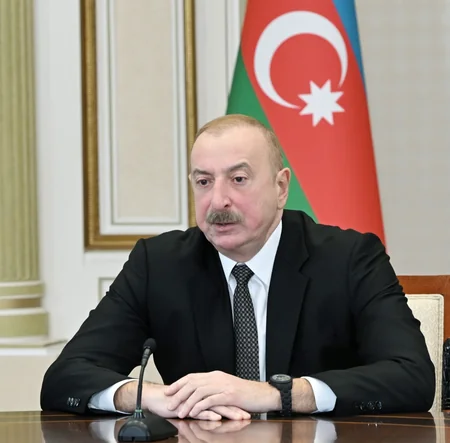İlham Əliyev təyyarə qəzasında həlak olan ekipaj heyətinin ailə üzvləri və sağ qalan bələdçilərlə görüşüb - YENİLƏNİB