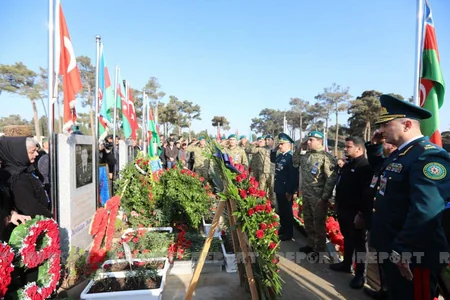 Zəfəri bəxş edənlər