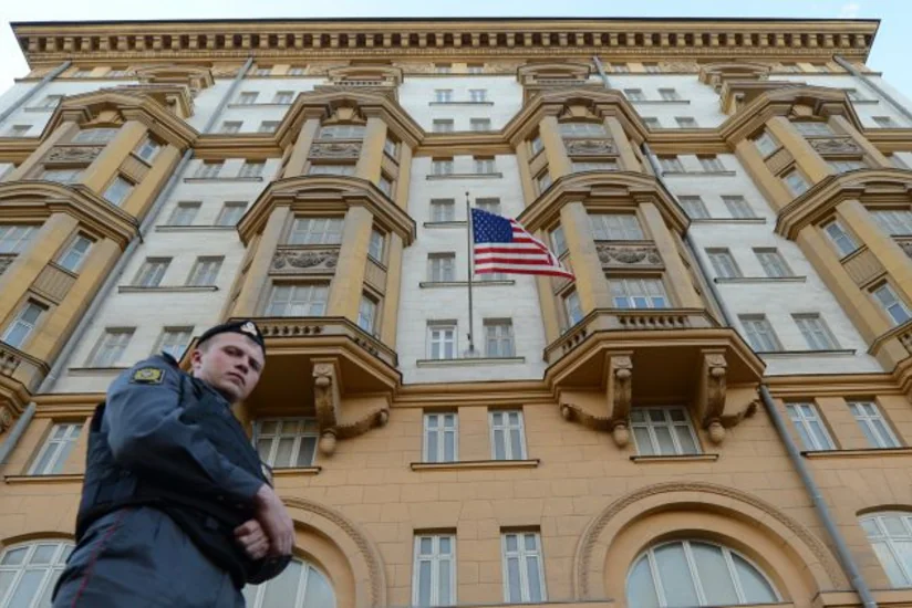 ​ США выслали двух россиян после инцидента у посольства в Москве