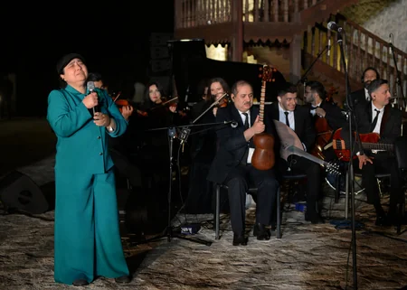Şuşada “Ümummilli Lider Heydər Əliyev-sevimli mahnılar” adlı konsert proqramı təqdim olunub