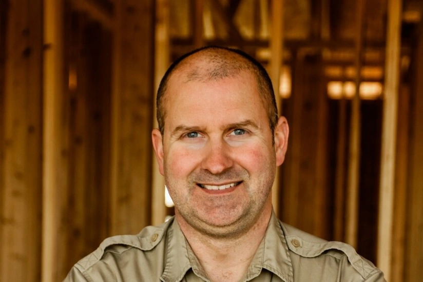 ABŞ-nin senatoru təyyarə qəzasına uğrayıb, siyasətçi ailəsi ilə birgə həlak olub