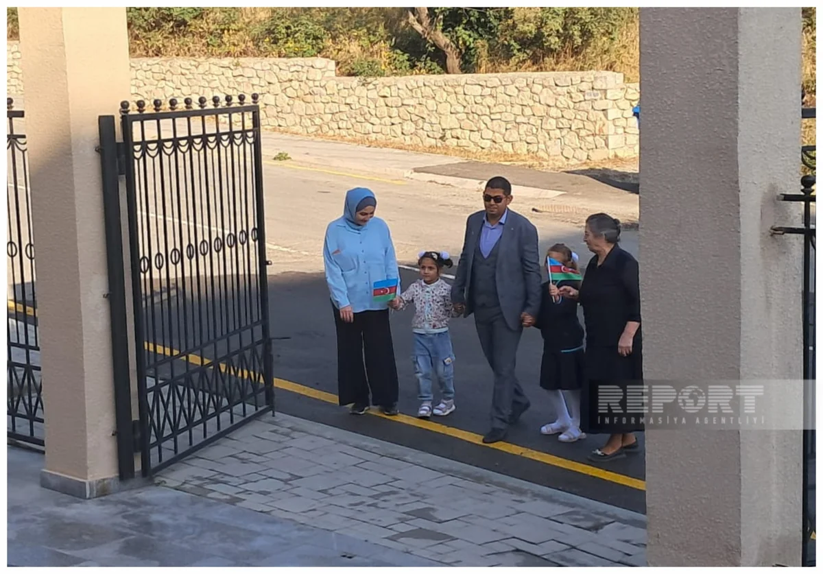 Şuşalı müəllimə: 32 il əvvəl dərs dediyim məktəbdə indi nəvələrim təhsil alacaq