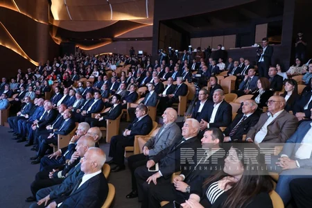 Ulu Öndər Heydər Əliyevin və akademik Zərifə Əliyevanın xatirəsinə həsr edilmiş Əbədi sevgi adlı tədbir keçirilib