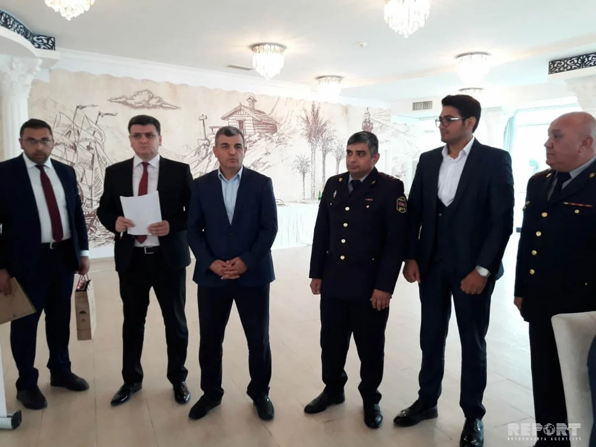 Nümunəvi sürücülər və yol polisləri təltif edilib - FOTO