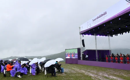 İlham Əliyev və Mehriban Əliyeva Şuşada Beynəlxalq Folklor Festivalının açılışında iştirak ediblər - YENİLƏNİB