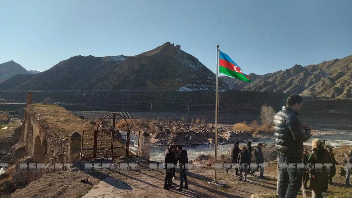 QHT nümayəndələri Xudafərin körpüsündə olub