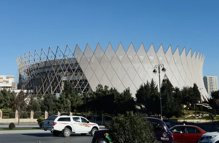 ​Prezident İlham Əliyev Heydər Əliyev adına İdman-Konsert Kompleksində əsaslı təmir işlərinin gedişi ilə tanış olub