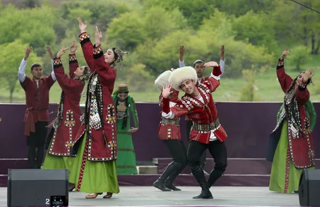 Cıdır düzündə “Xarıbülbül” festivalının açılış konserti olub