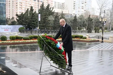 İlham Əliyev və Mehriban Əliyeva Xocalı soyqırımı abidəsini ziyarət ediblər