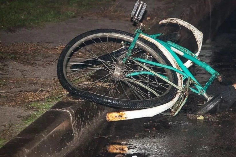 Naftalanda 11 yaşlı velosipedçini avtomobil vurub