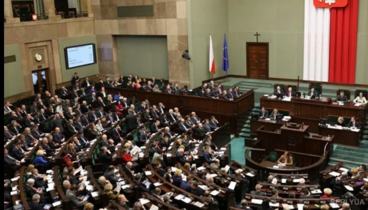 ЦИК: В Польше правящая партия набирает 49% на выборах в сейм