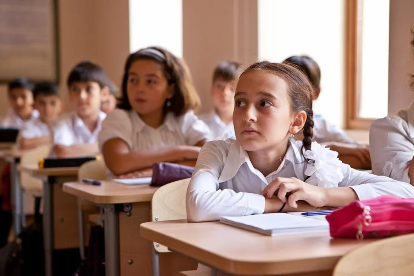 Bakıdakı məktəblərdə valideynlərdən pul tələb edilməsi ilə bağlı məlumatlara rəsmi münasibət bildirilib