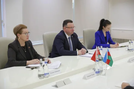 Azərbaycanın azad edilmiş ərazilərinin yenidən qurulmasında Belarusun iştirakı müzakirə edilib