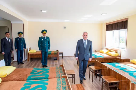 Naxçıvanda yeni əsgər yataqxanası və idman kompleksi istifadəyə verilib