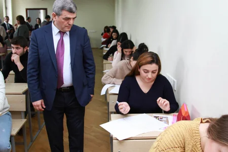 İctimaiyyət nümayəndələri Memarlıq və İnşaat Universitetində imtahan prosesini izləyib