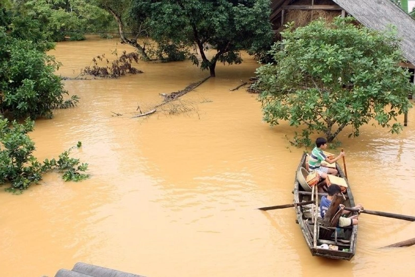 Vyetnamda daşqınlar nəticəsində 68 nəfər ölüb, 30-u itkin düşüb
