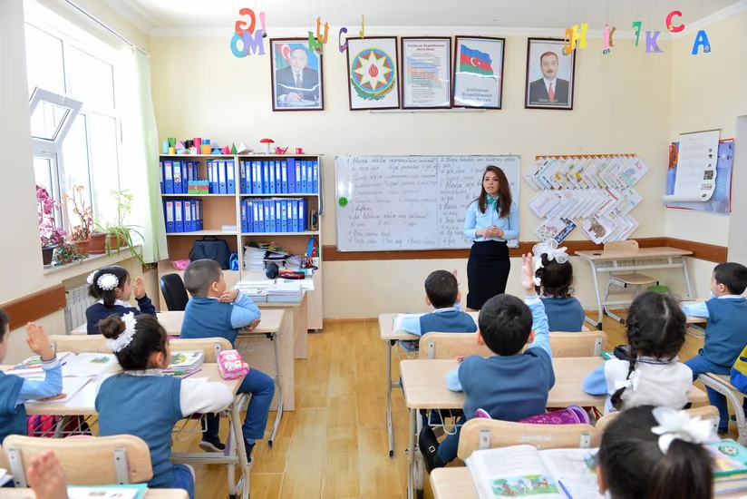 Bakıdakı müəllimlərin orta aylıq əməkhaqqı açıqlanıb