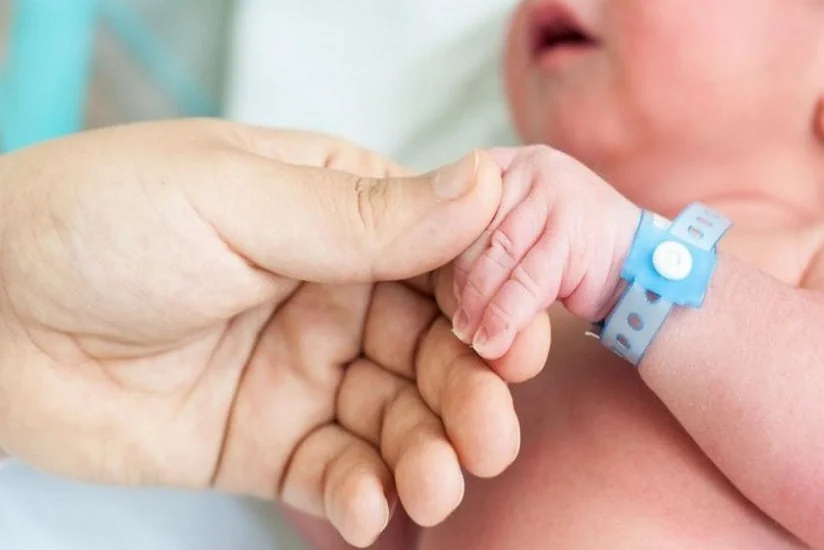 В Армении новорожденный ребенок умер от COVID-19