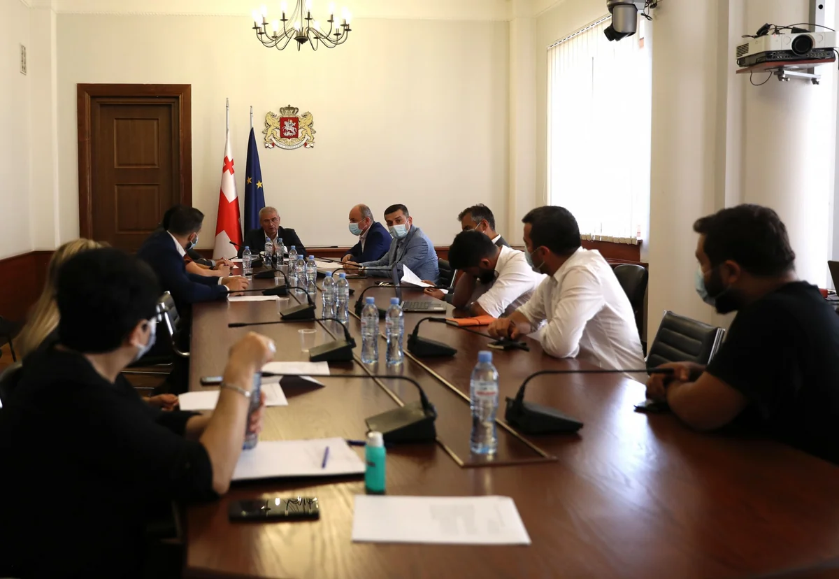 Georgian Azerbaijanis refuse surname endings ov and yev