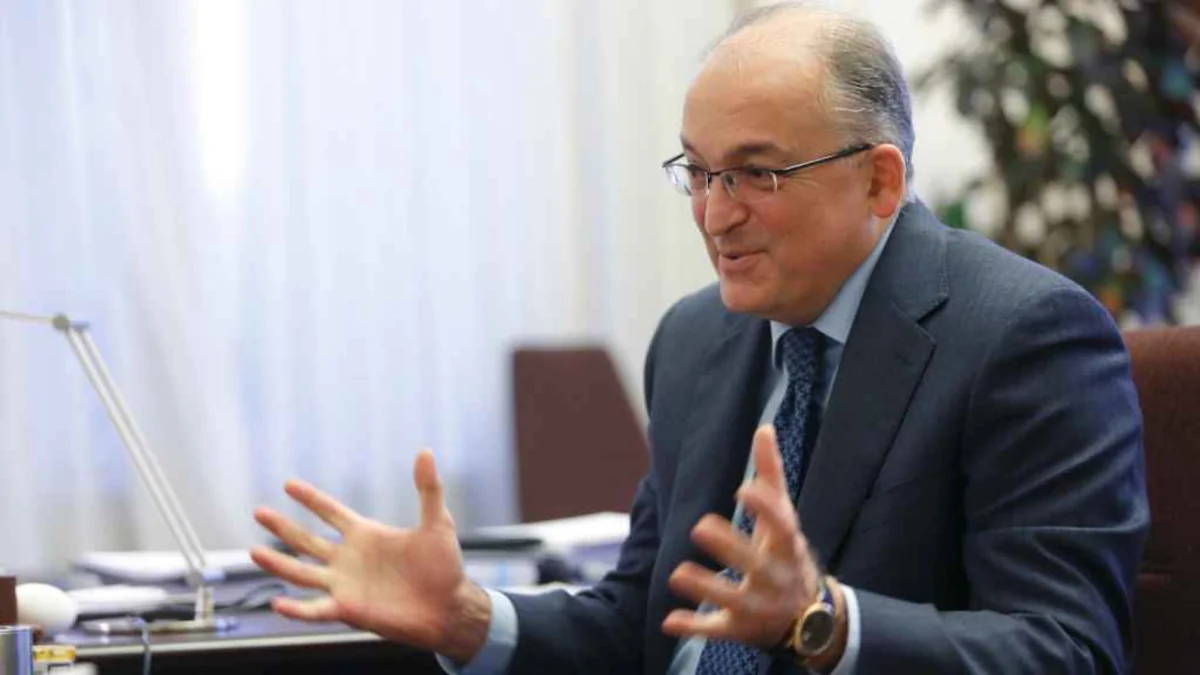 Elşad Nəsirov: Müəyyən müddətdən sonra neftin qiyməti yenə qalxacaq