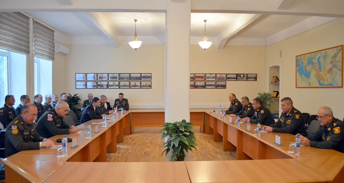 Azərbaycanla Gürcüstan arasında hərbi təhsil sahəsində əməkdaşlıq müzakirə edilib