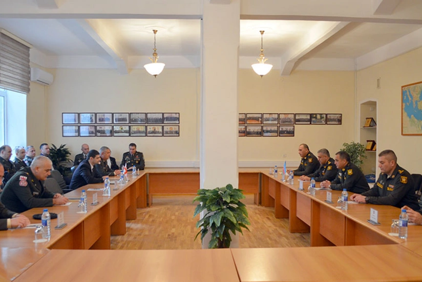 Azərbaycanla Gürcüstan arasında hərbi təhsil sahəsində əməkdaşlıq müzakirə edilib