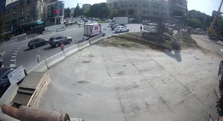 В Баку на ряде улиц и проспектов ограничено движение транспорта