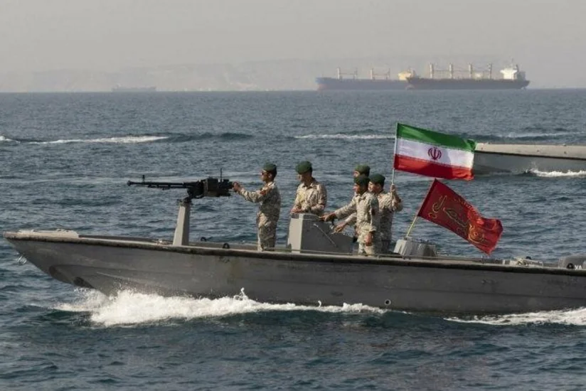 Иранский патрульный катер опасно приблизился к кораблям ВМС США