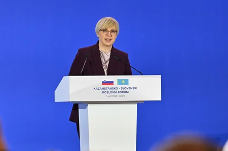 Qazaxıstan tranzit potensialını genişləndirmək üçün Sloveniya limanı ilə tərəfdaşlıqda maraqlıdır