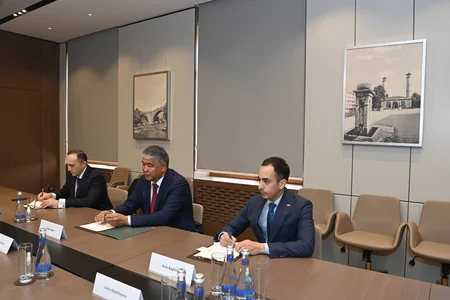 Ceyhun Bayramov TÜRKSOY-un Baş katibi ilə görüşüb