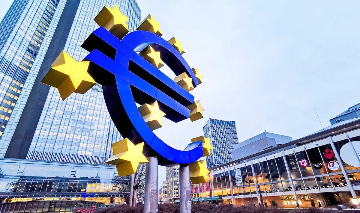 Годовая инфляция в еврозоне составила 2,4%