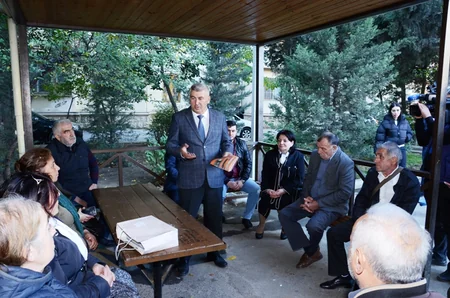 Bakının daha bir rayonunda konteyner meydançası yaradılıb