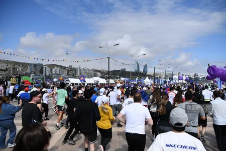 Heydər Əliyev Fondunun təşəbbüsü ilə keçirilən “Bakı Marafonu 2024” start götürüb
