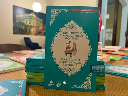 Посольство Турции в России подарило книги павильону Азербайджан на ВДНХ
