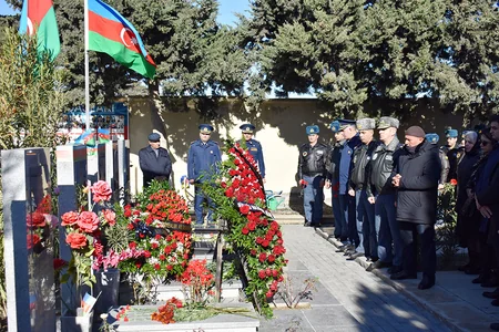 Şəhid hərbi pilot Rəşad Atakişiyevin məzarı ziyarət edilib