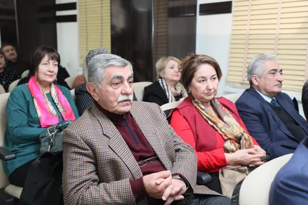 AzTV-də kollektivlə toplantı keçirilib - FOTO