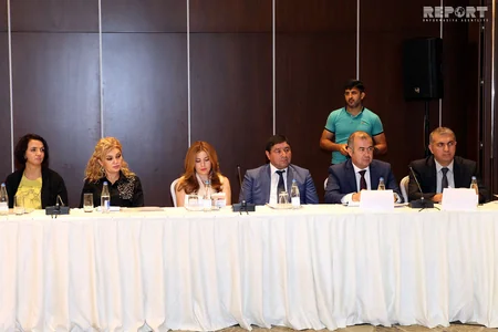 Bakıda “Referendumqabağı təşviqat prosesində KİV-in rolu və vəzifələri” mövzusunda müşavirə keçirilib - YENİLƏNİB