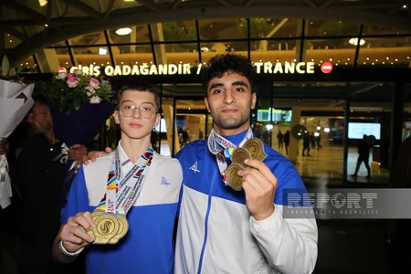 Avropa çempionatında uğurla çıxış etmiş gimnastlar Vətənə qayıdıblar