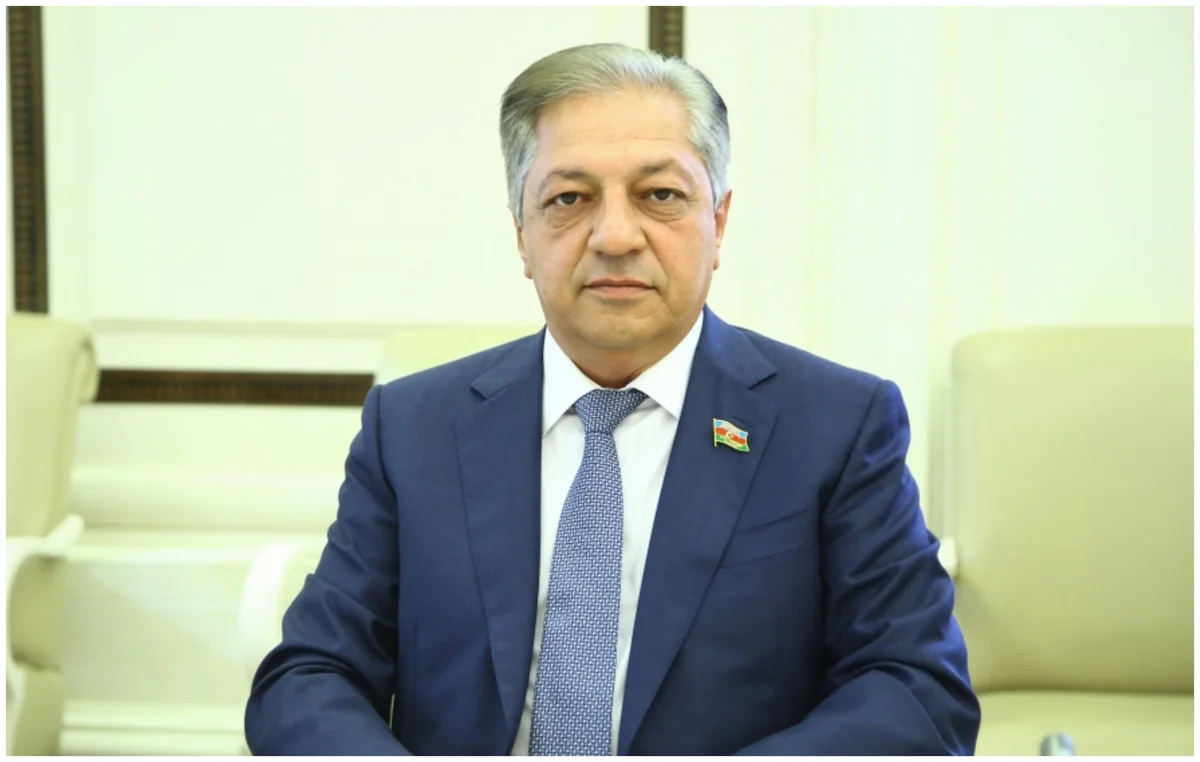 Cavanşir Feyziyev parlamentdə qrup rəhbəri vəzifəsindən azad olunub