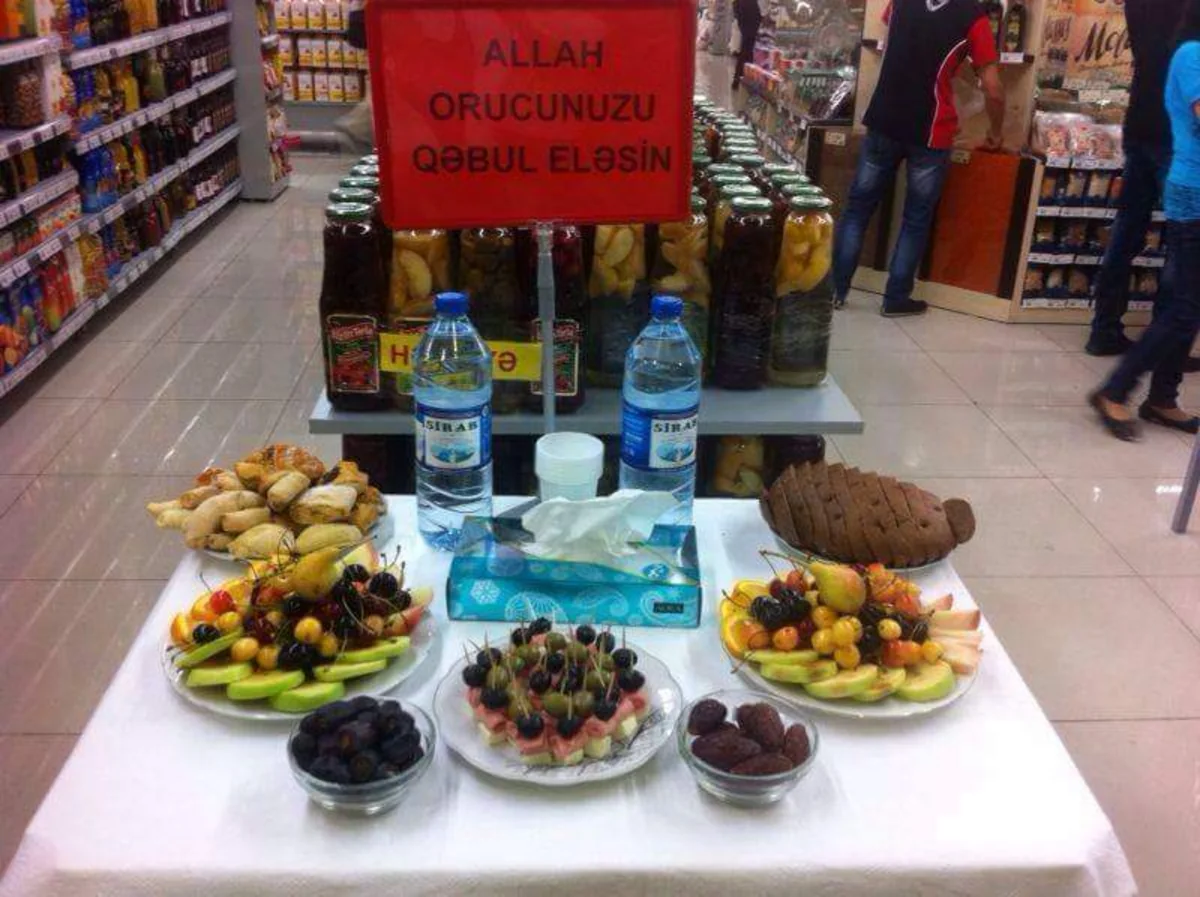 RAHAT marketlər şəbəkəsi Ramazan səbəti hazırlayıb