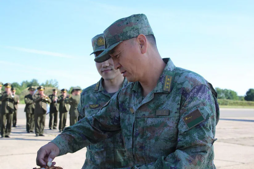 Китайские военные прибыли в Беларусь для участия в учениях