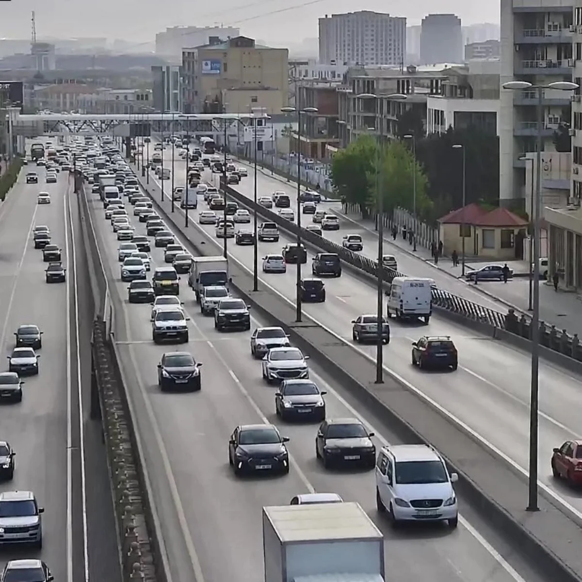 Bakının bir sıra yollarında tıxac müşahidə olunur