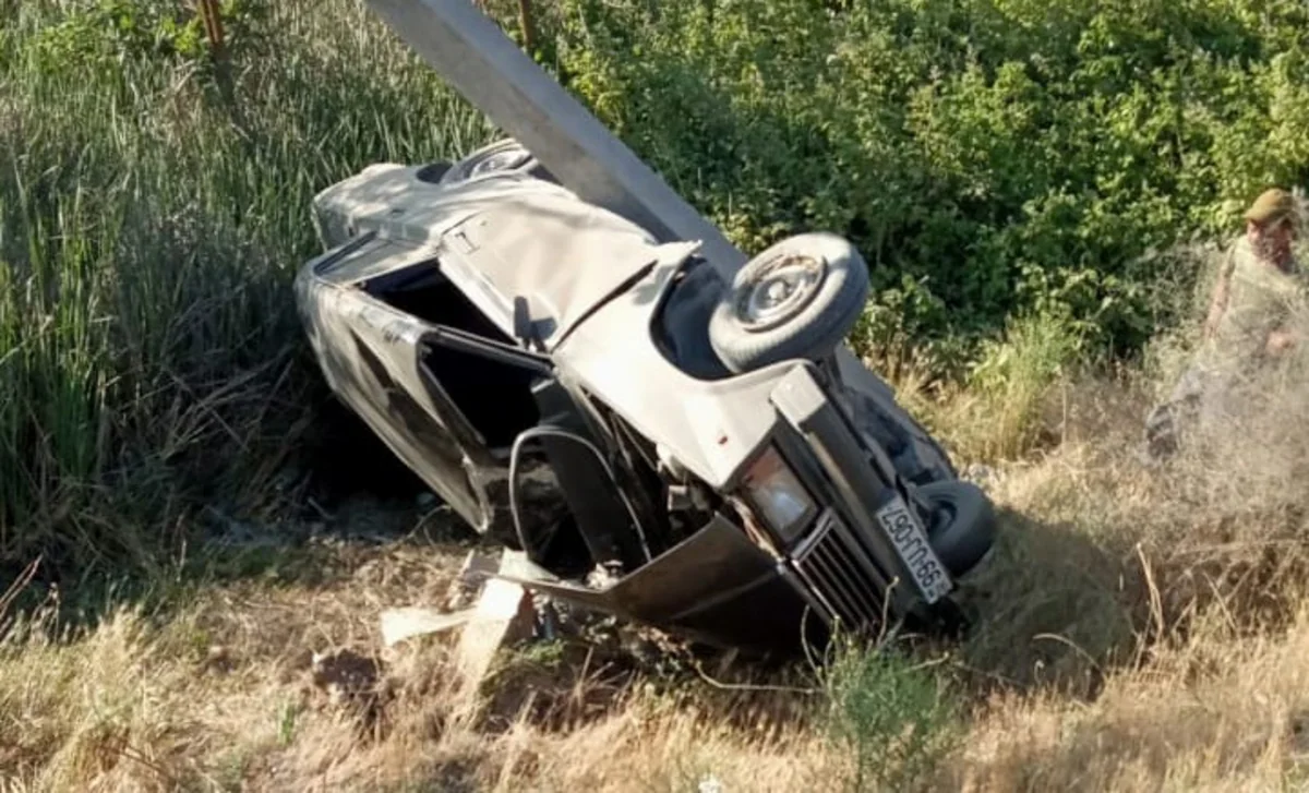 В Имишли перевернулся автомобиль, пострадал водитель