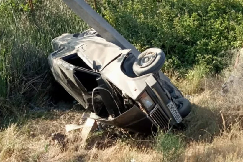 В Имишли перевернулся автомобиль, пострадал водитель