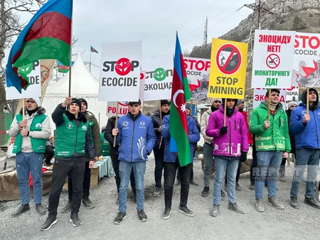 На дороге Ханкенди-Лачын продолжаются протесты, активисты призывают положить конец экотеррору