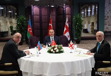 İstanbulda Türkiyə, Azərbaycan və Gürcüstan XİN başçılarının üçtərəfli görüşü keçirilib - FOTO