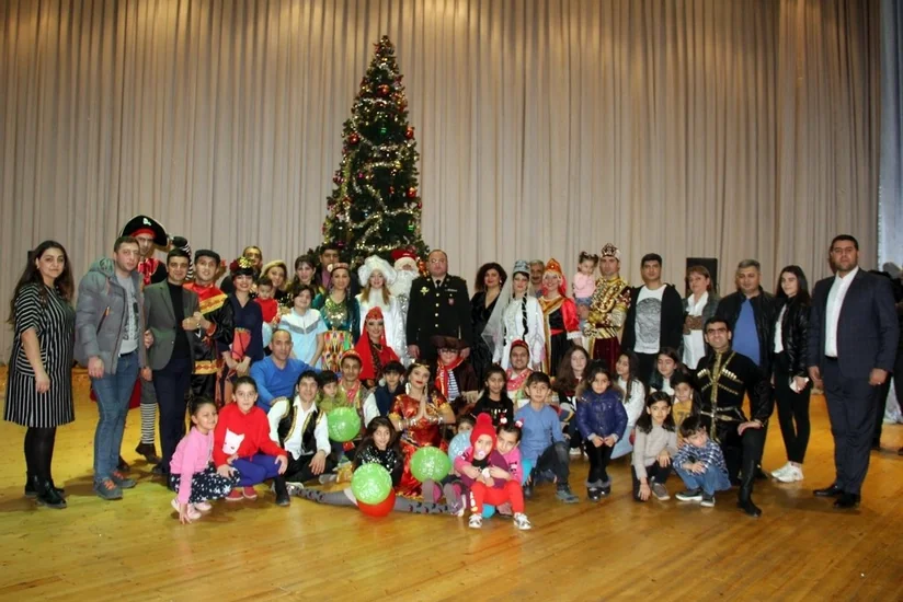 Hərbçilərin övladları bayram şənliklərində iştirak edib