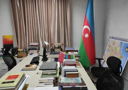 Fərid Şəfiyev Çində Azərbaycan dilini öyrənən tələbələrlə görüşüb