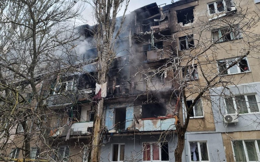 Ukraynanın Nikolayev şəhərinə raket zərbələri nəticəsində ölən və yaralananların sayı artıb