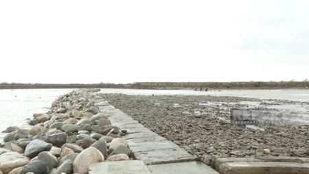 Dam collapses in Bala Kura delta in Azerbaijan's Neftchala